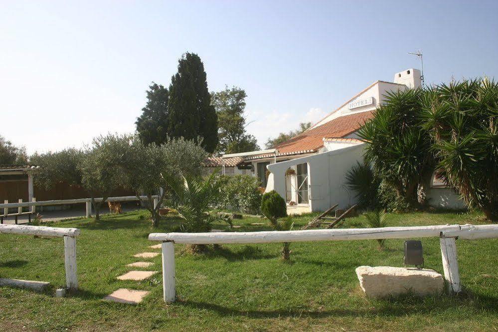 Hotel La Palunette Saintes-Maries-de-la-Mer Exterior foto